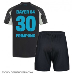 Bayer Leverkusen Jeremie Frimpong #30 Tredjetrøje Børn 2024-25 Kortærmet (+ Korte bukser)